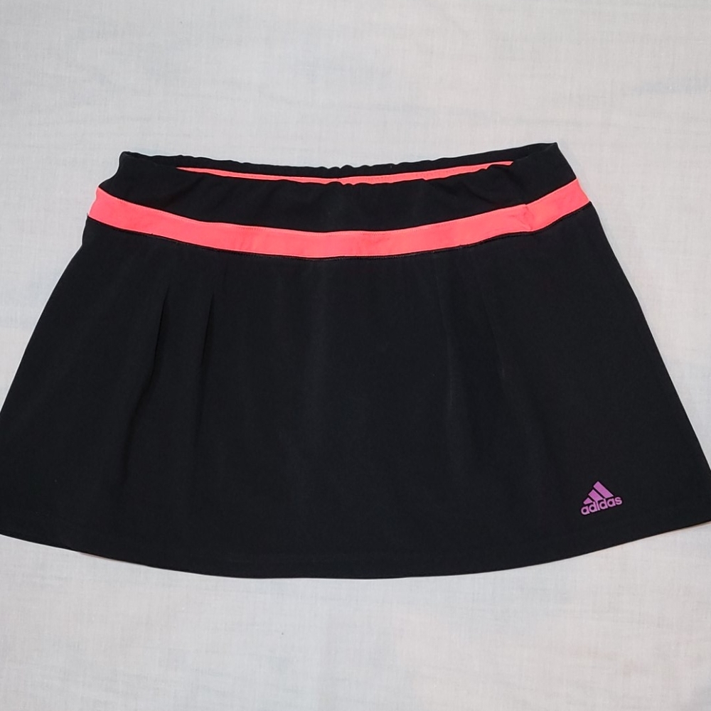 ADIDAS  TENNIS  SKORT  SIZE M